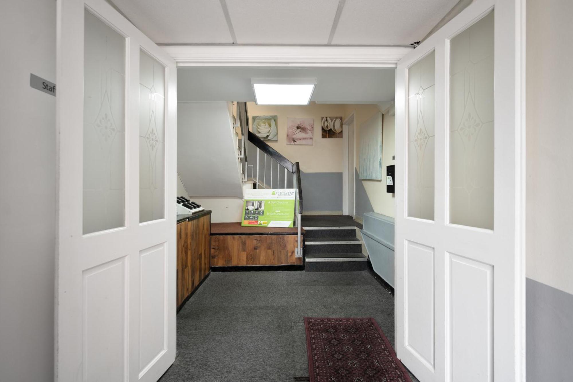 Flexistay Tulsi Aparthotel Croydon Esterno foto