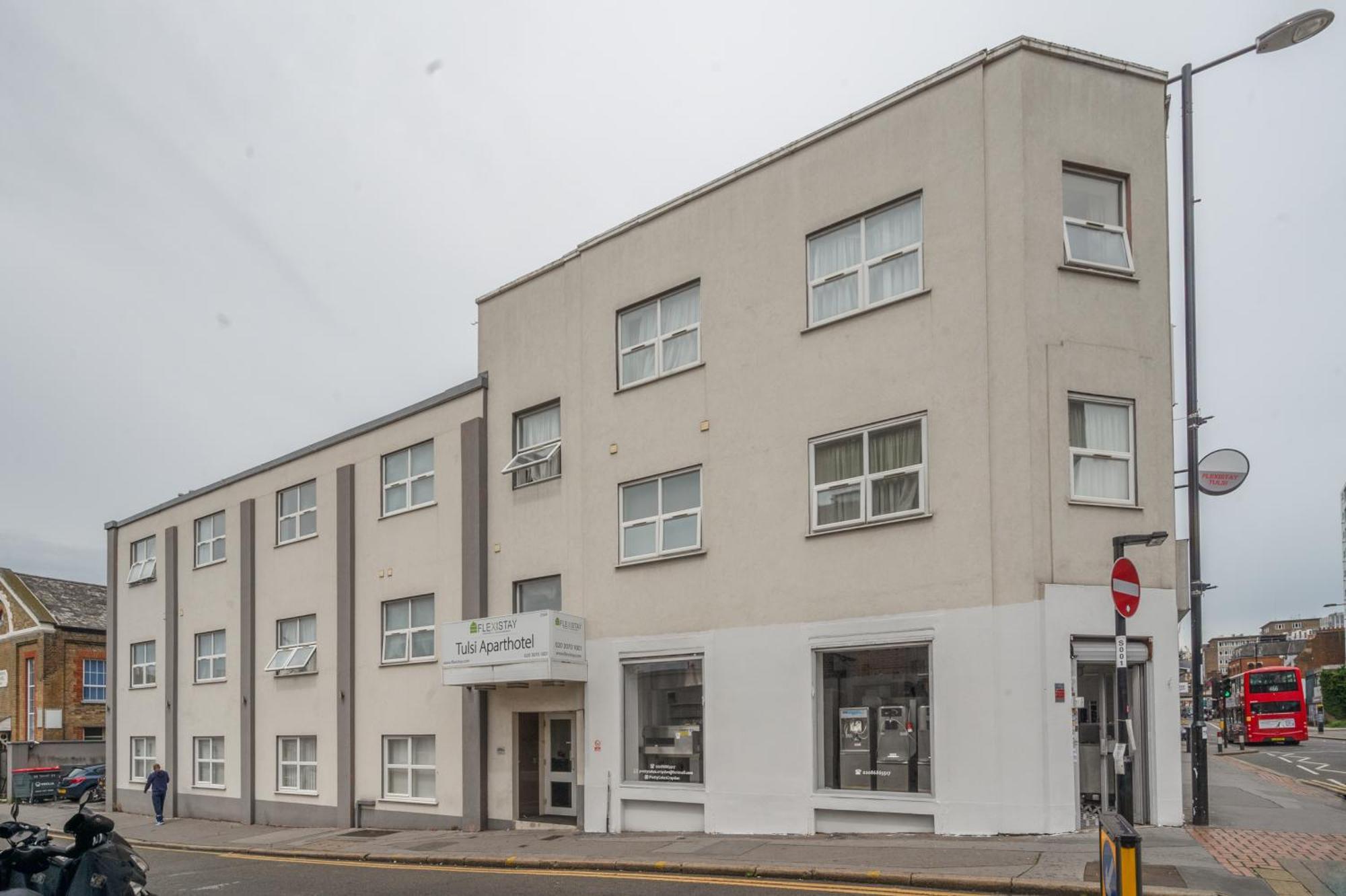 Flexistay Tulsi Aparthotel Croydon Esterno foto
