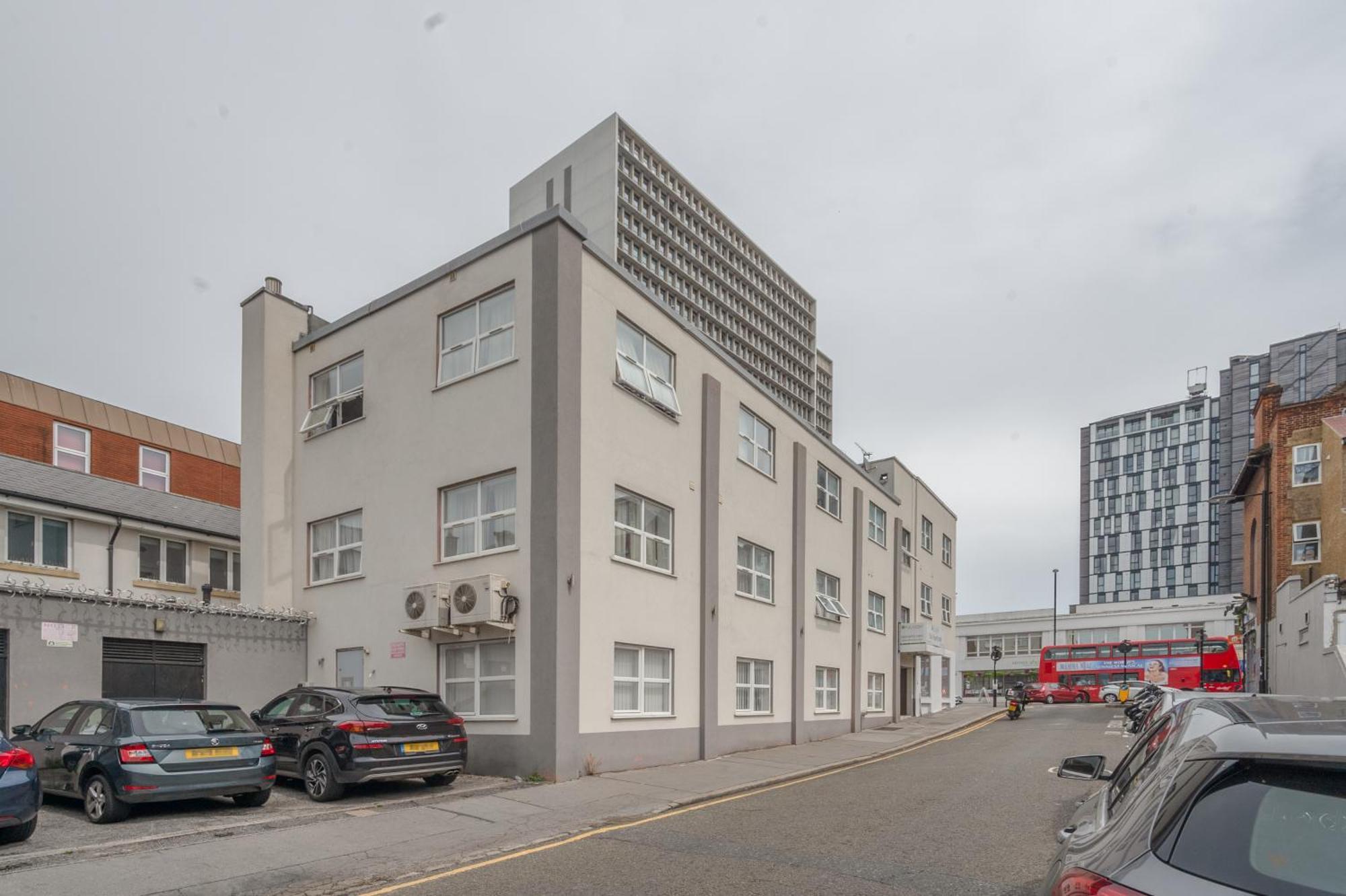 Flexistay Tulsi Aparthotel Croydon Esterno foto