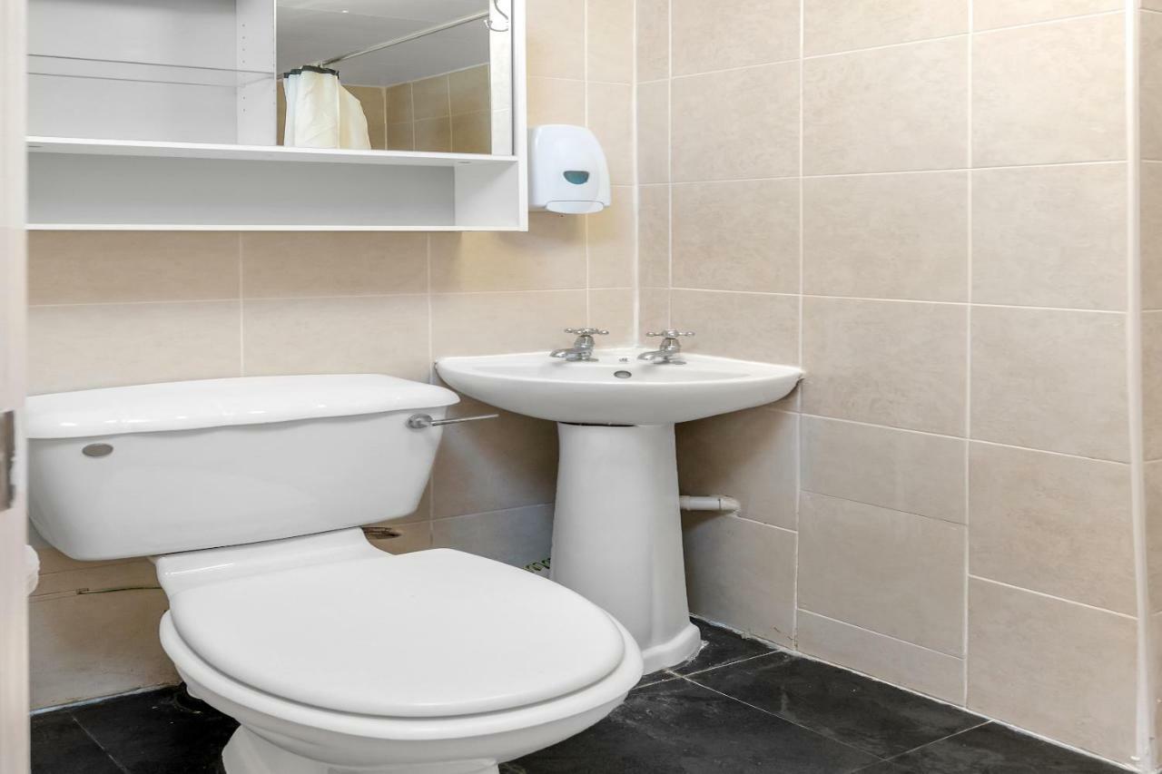 Flexistay Tulsi Aparthotel Croydon Esterno foto